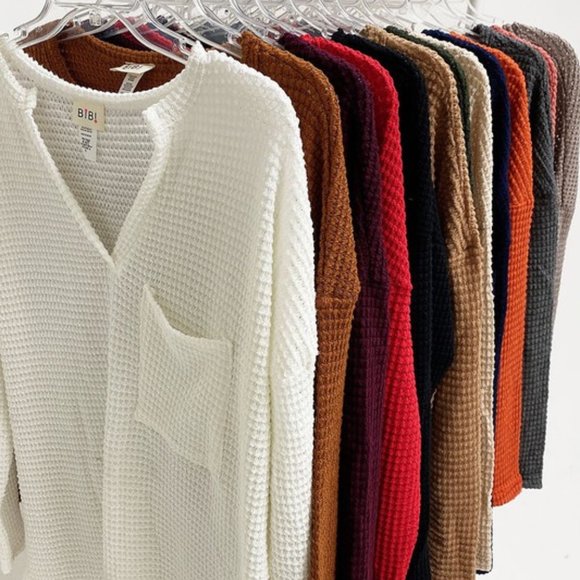 POPCORN WAFFLE TOP WITH FRONT POCKET AND SIDE SLIT - Picture 2 of 4